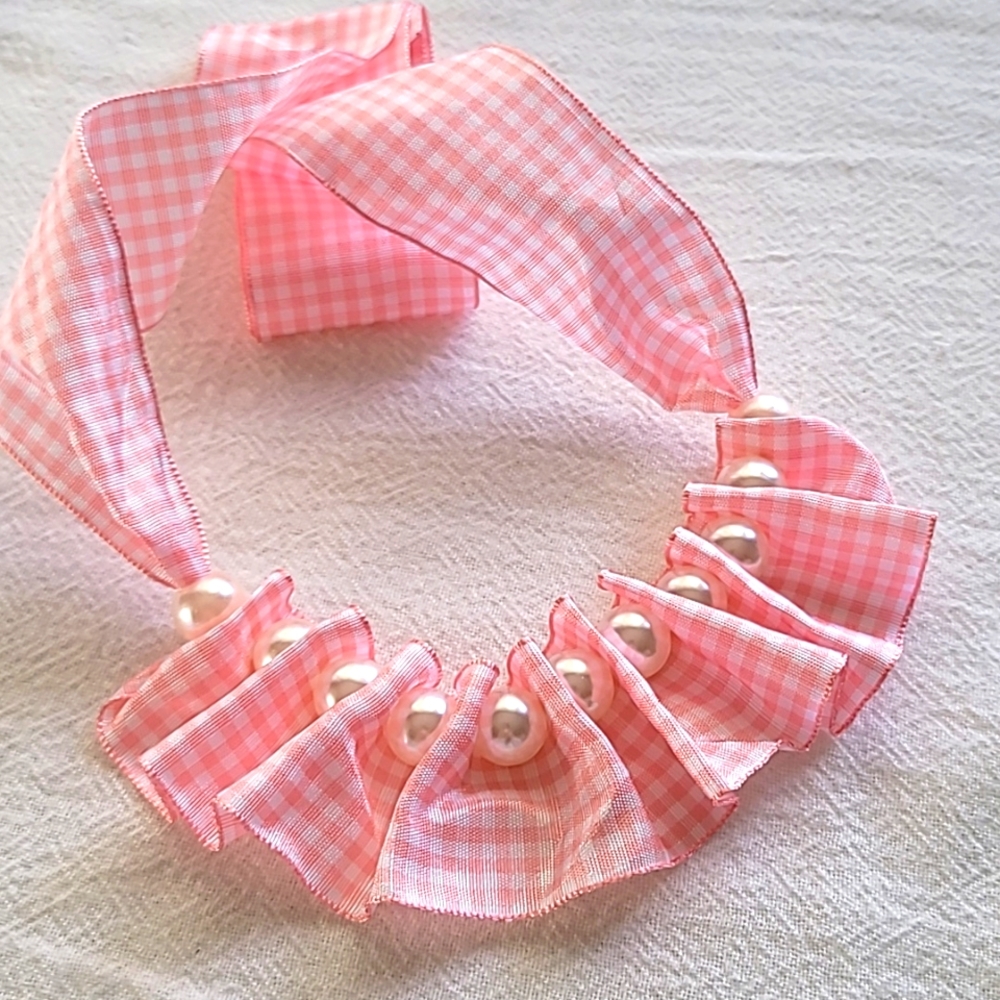 Small Pearl Detail Pet Bow Necklace